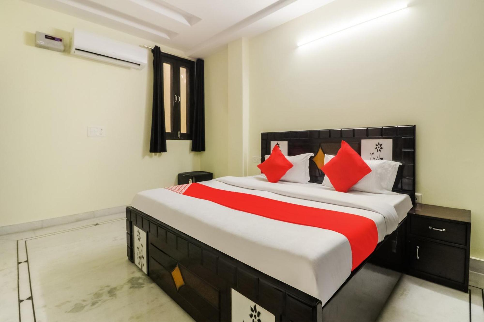 Golden Bridge Hotel New Delhi Exterior photo
